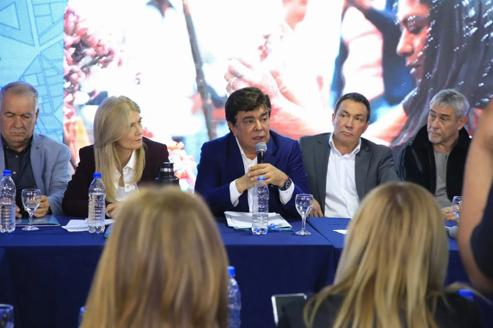 Intendentes de todo el país reeligieron a Fernando Espinoza al frente de la FAM